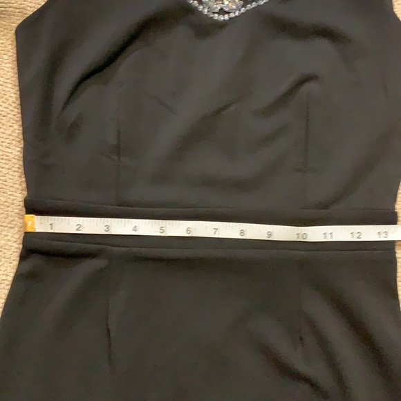 Black London dress company with quality sequins - Picture 14 of 15